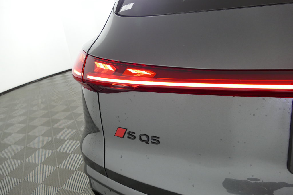 New 2026 Audi SQ5 Prestige AWD/4WD image 31