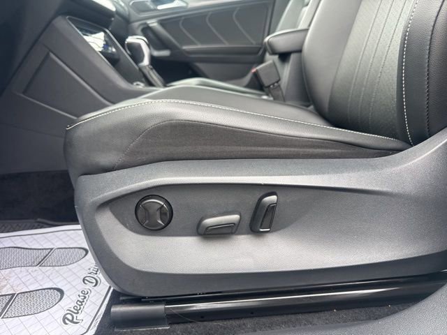 Certified 2024 Volkswagen Tiguan SE image 11