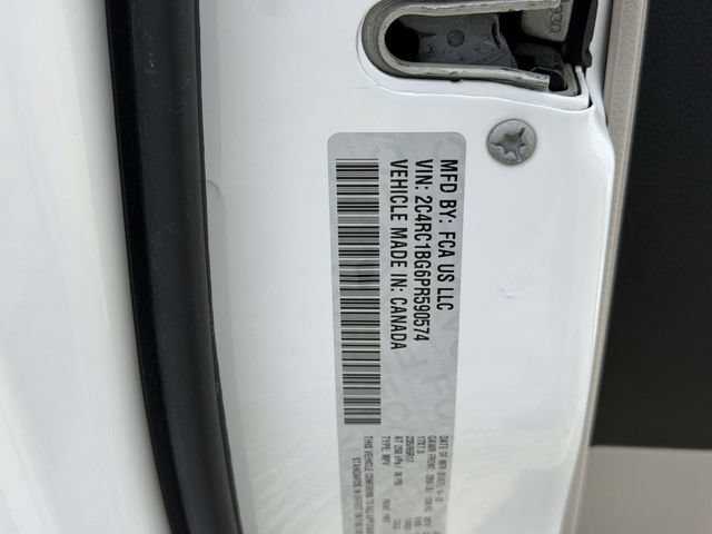 Used 2023 Chrysler Pacifica Touring-L FWD image 28
