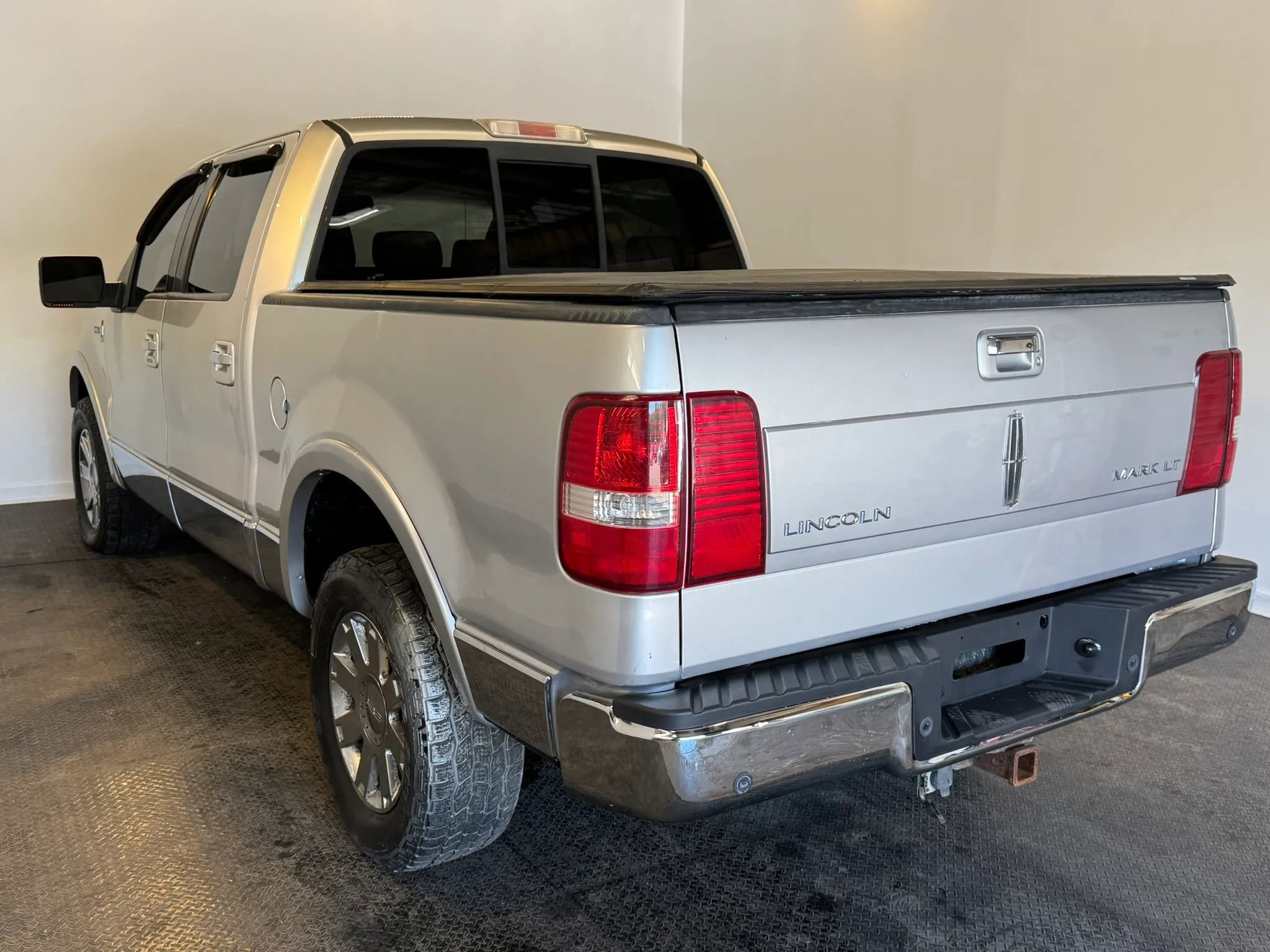 Used 2006 Lincoln Mark LT 4x4 image 4