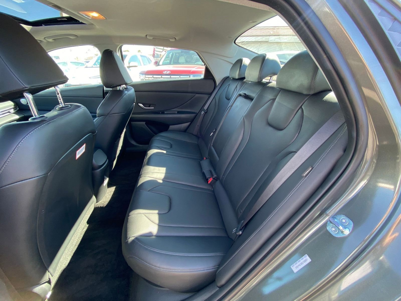 Used 2025 Hyundai Elantra Limited image 39