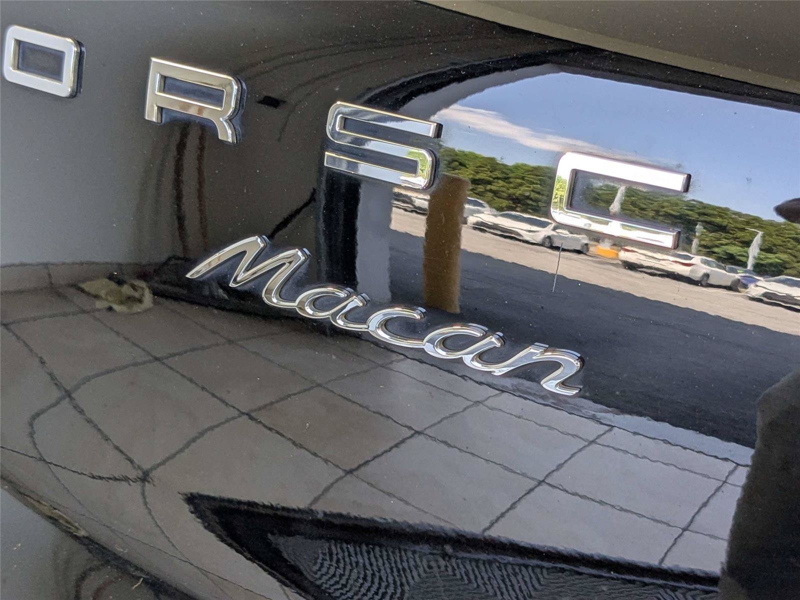 Used 2017 Porsche Macan AWD/4WD image 8