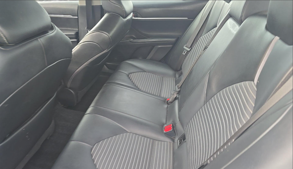 Used 2022 Toyota Camry SE FWD image 10