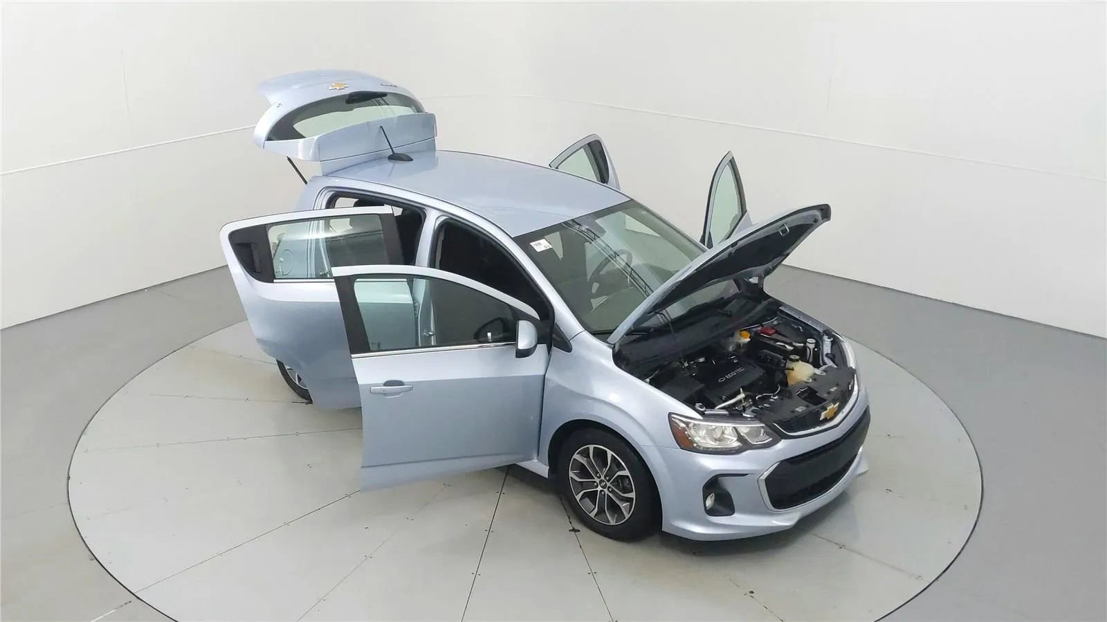 Used 2017 Chevrolet Sonic LT w/ Convenience Package FWD image 42