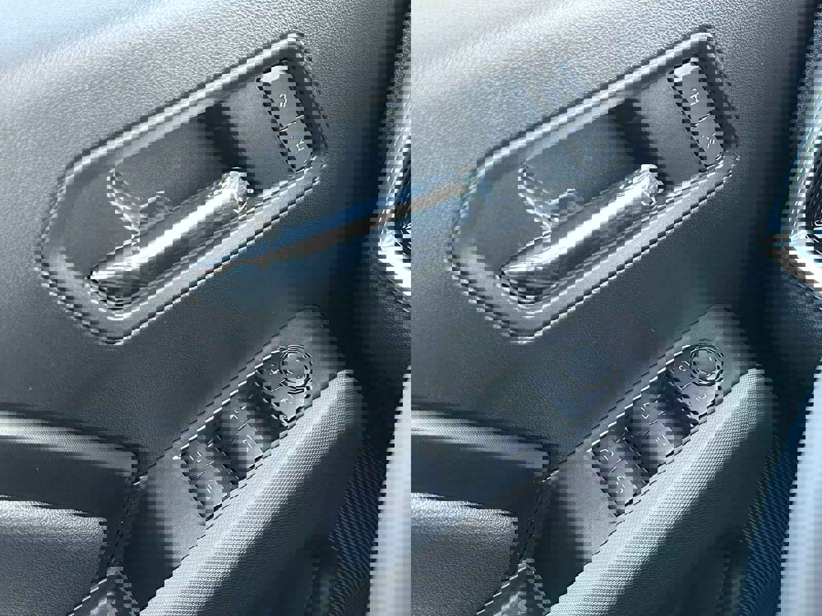 New 2026 GMC Canyon Elevation w/ Convenience Package image 31