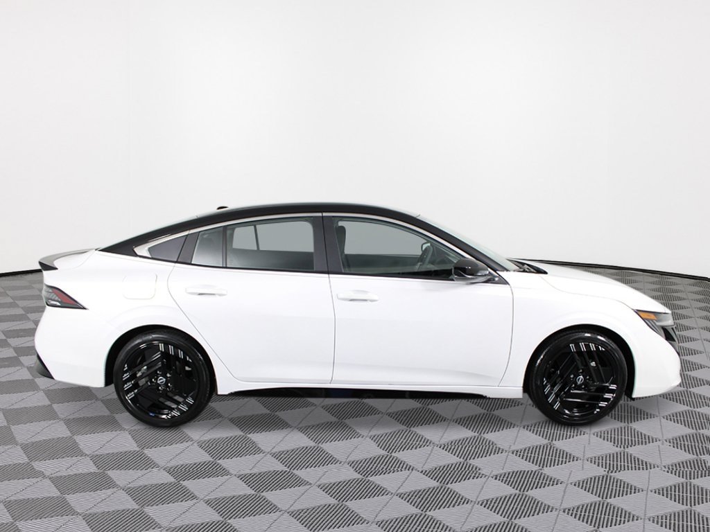 New 2027 Nissan Sentra SR FWD image 6