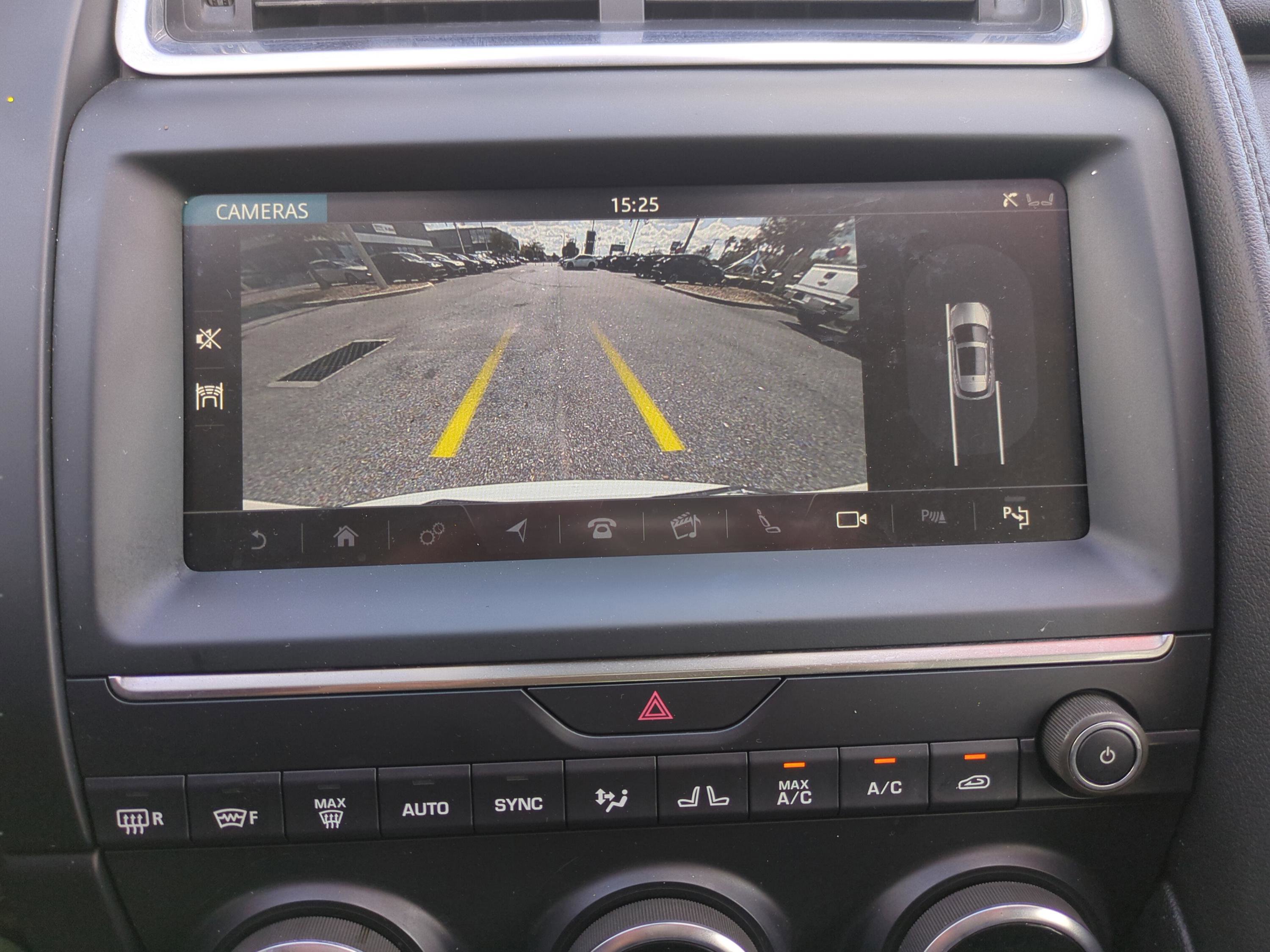 Used 2020 Jaguar E-PACE SE image 20