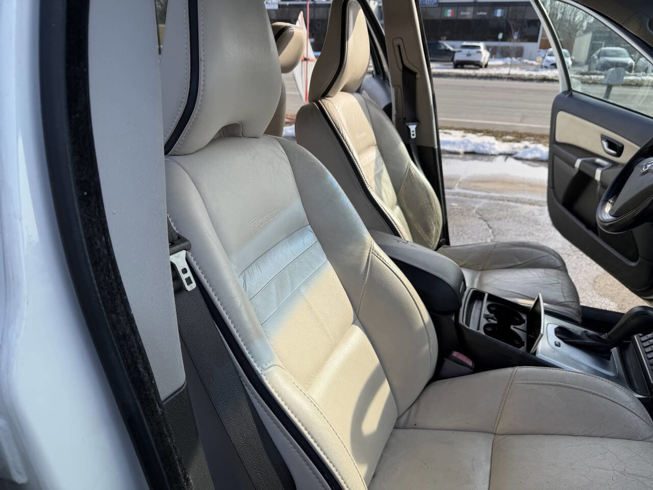 Used 2011 Volvo XC90 3.2 R-Design w/ Multimedia Pkg image 14