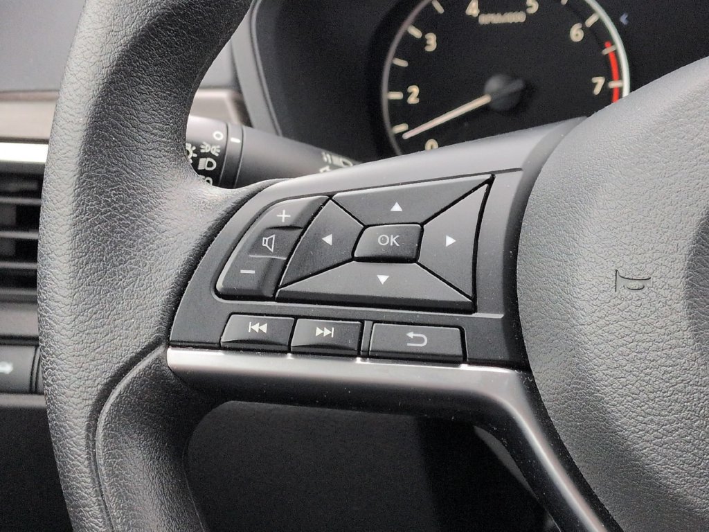 Used 2025 Nissan Altima 2.5 SV FWD image 20