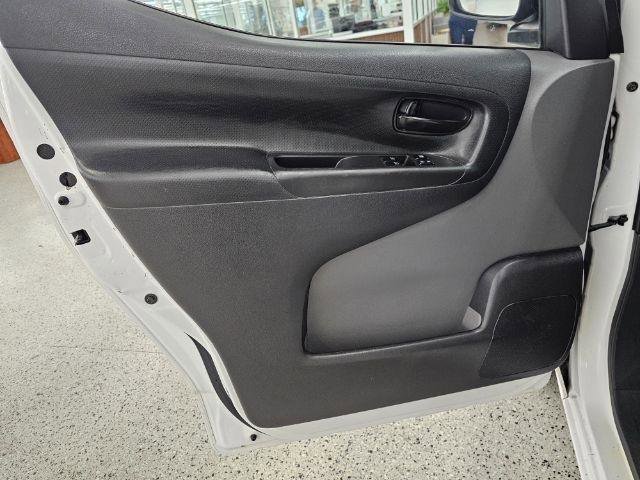 Used 2018 Chevrolet City Express LT FWD image 24
