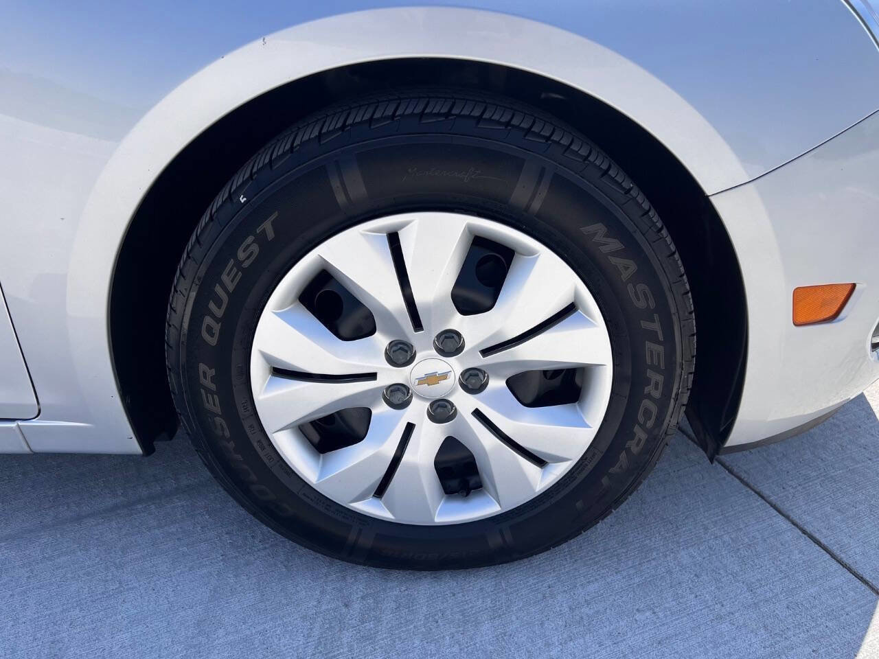Used 2015 Chevrolet Cruze LS image 12