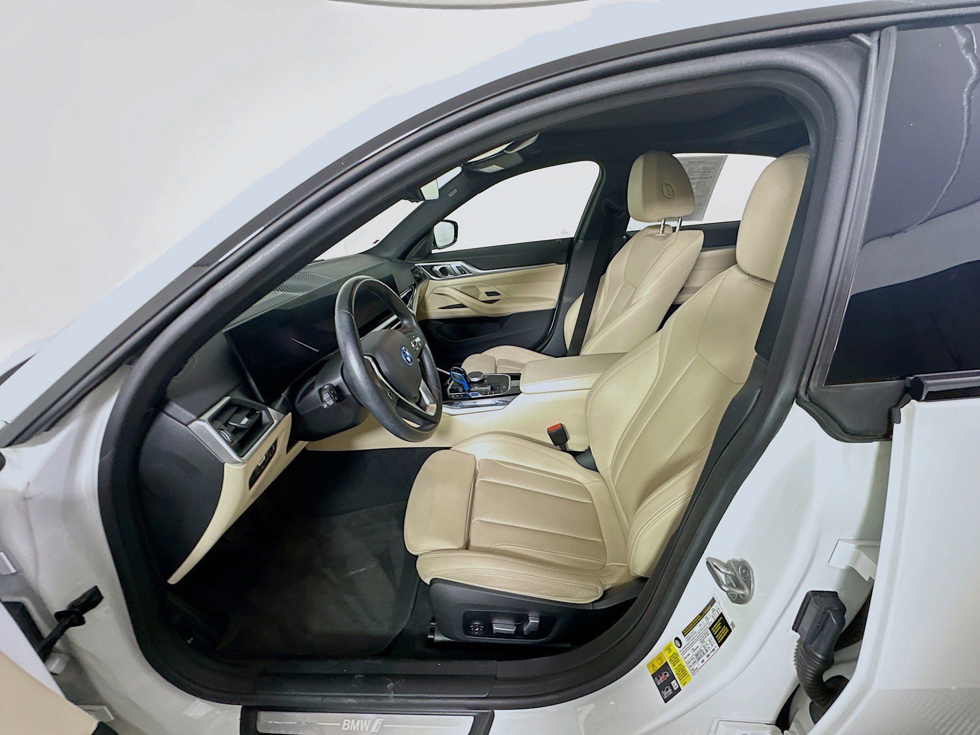 Used 2023 BMW i4 eDrive35 w/ Premium Package image 13