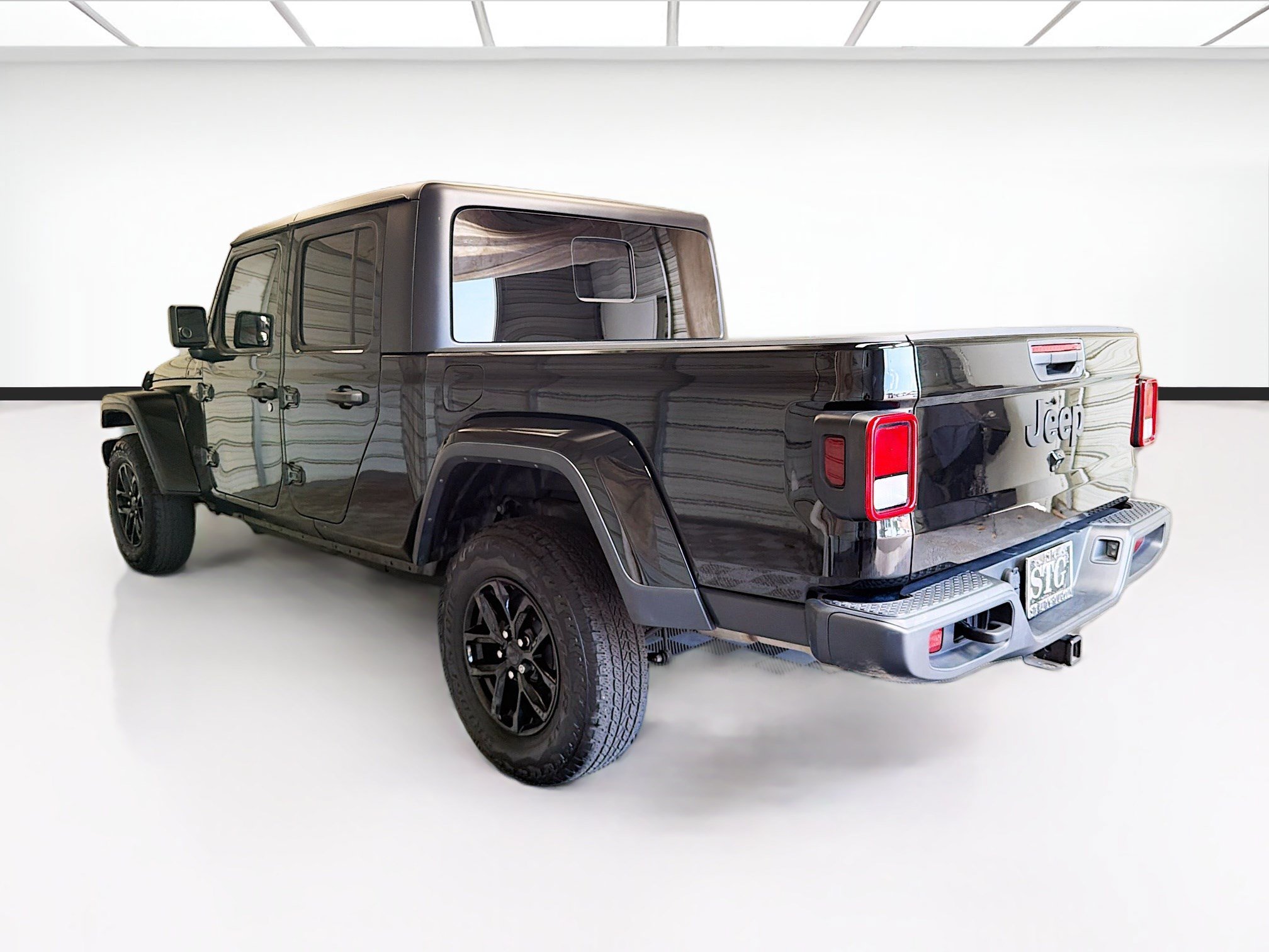 Used 2023 Jeep Gladiator Sport AWD/4WD image 6