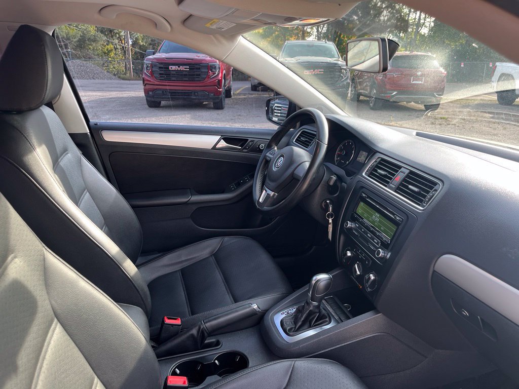 Used 2013 Volkswagen Jetta SE FWD image 37