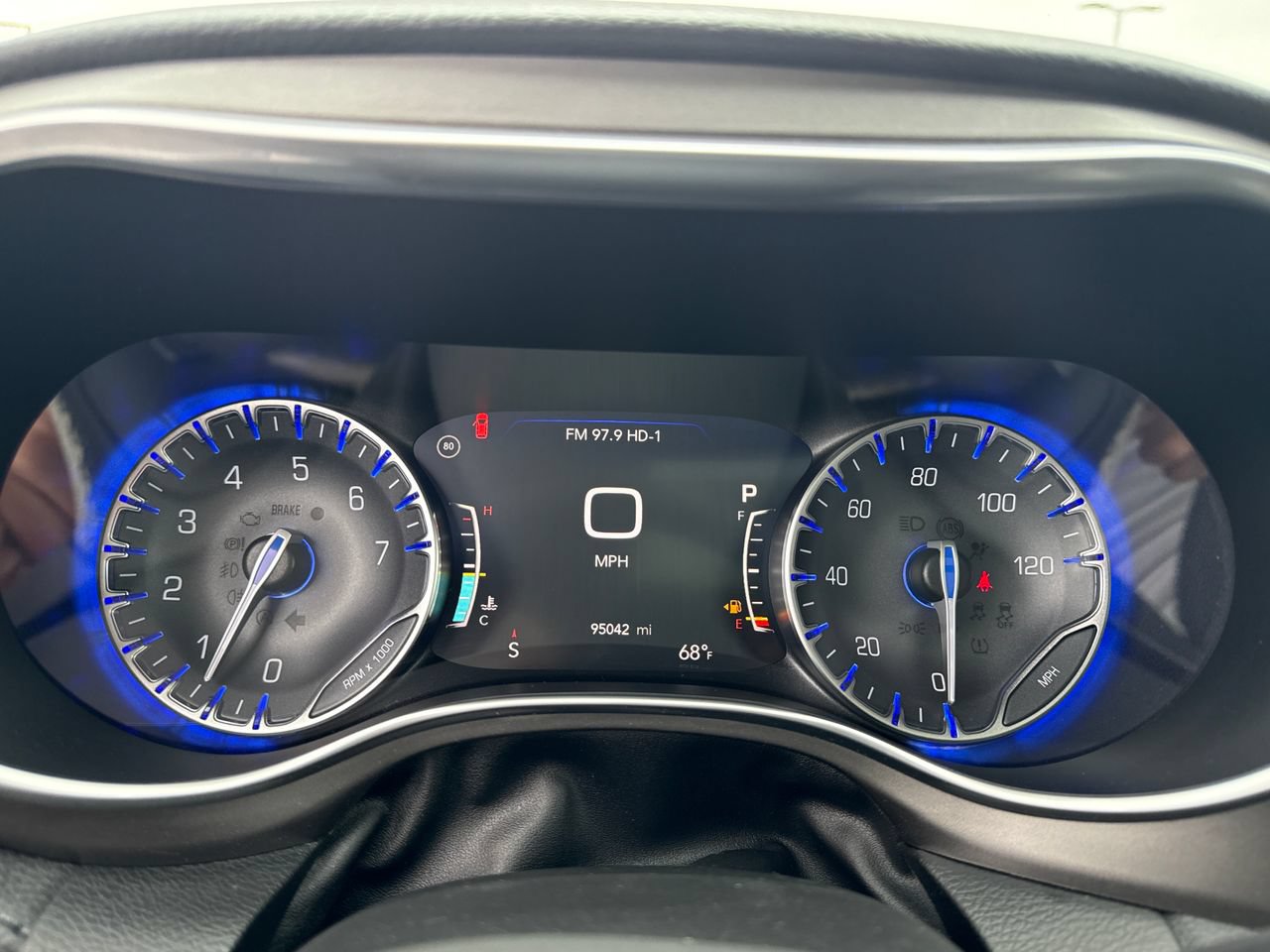 Used 2018 Chrysler Pacifica Limited FWD image 20