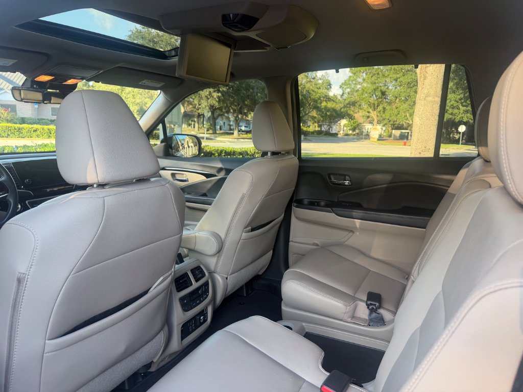 Used 2022 Honda Pilot Touring image 16