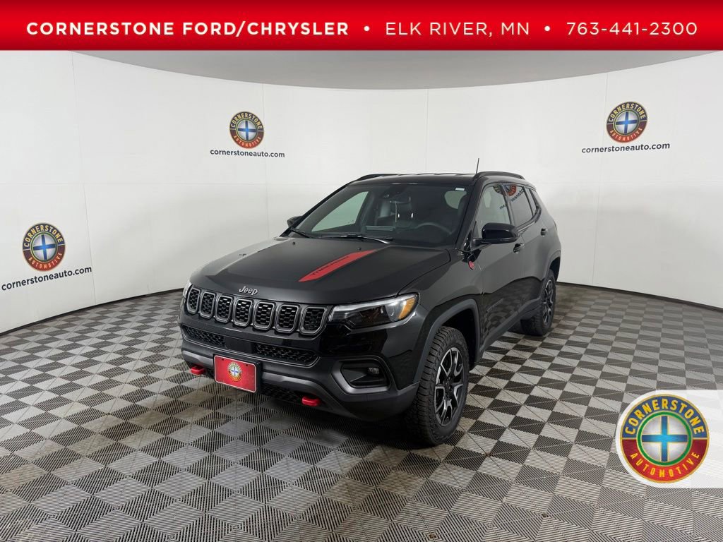 Used 2025 Jeep Compass Trailhawk w/ Trailhawk Elite Group AWD/4WD image 1