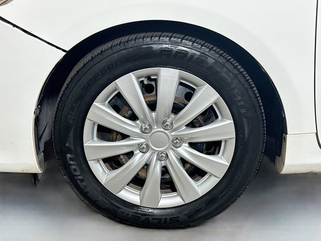 Used 2013 Toyota Corolla LE FWD image 26