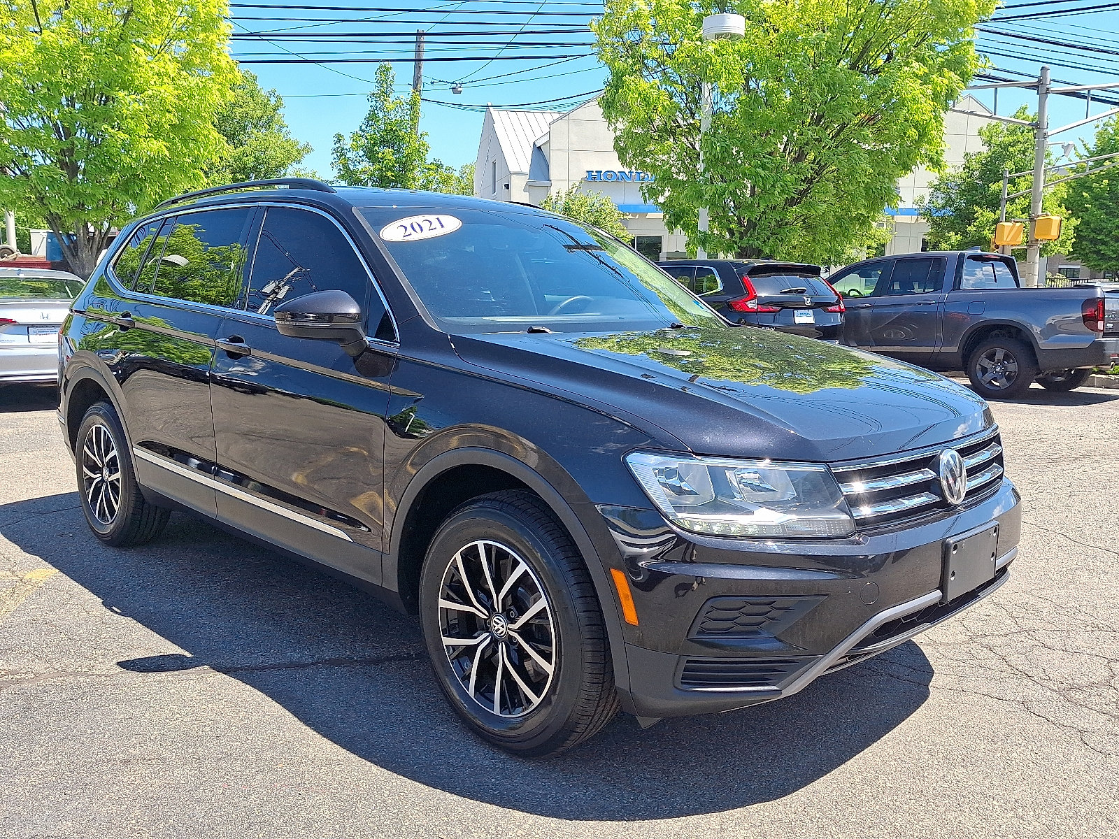Used 2021 Volkswagen Tiguan SE FWD image 6