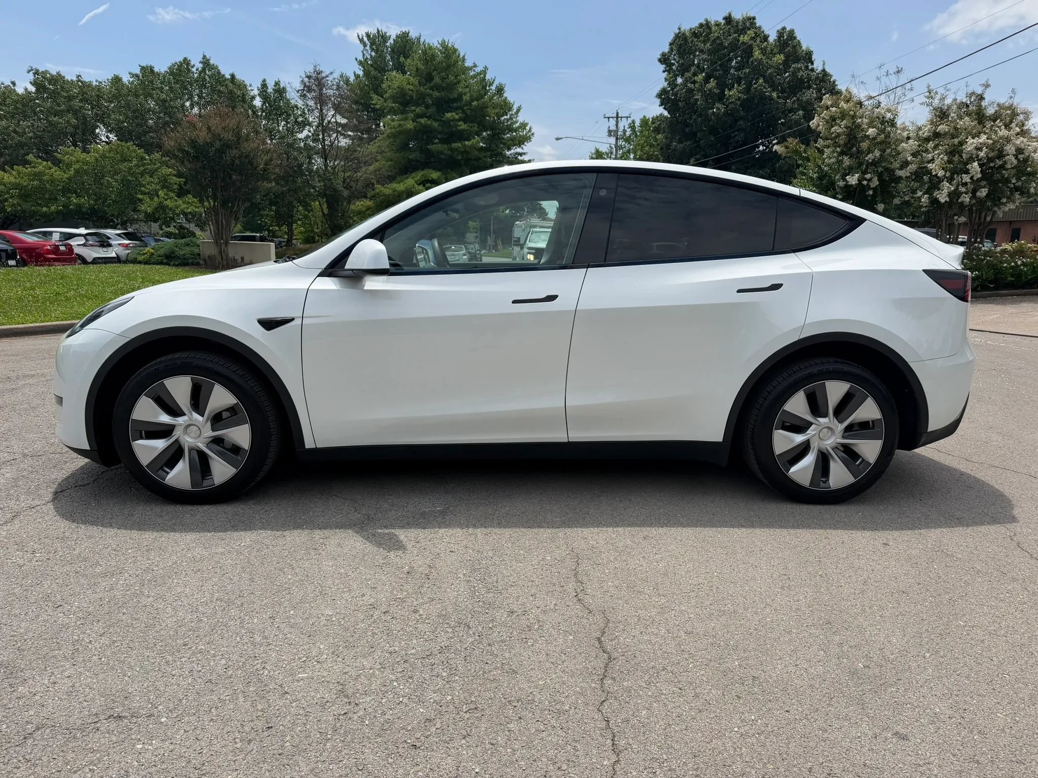 Used 2023 Tesla Model Y AWD image 8