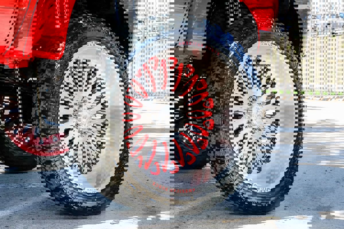 Used 2004 Ford Excursion Eddie Bauer image 51