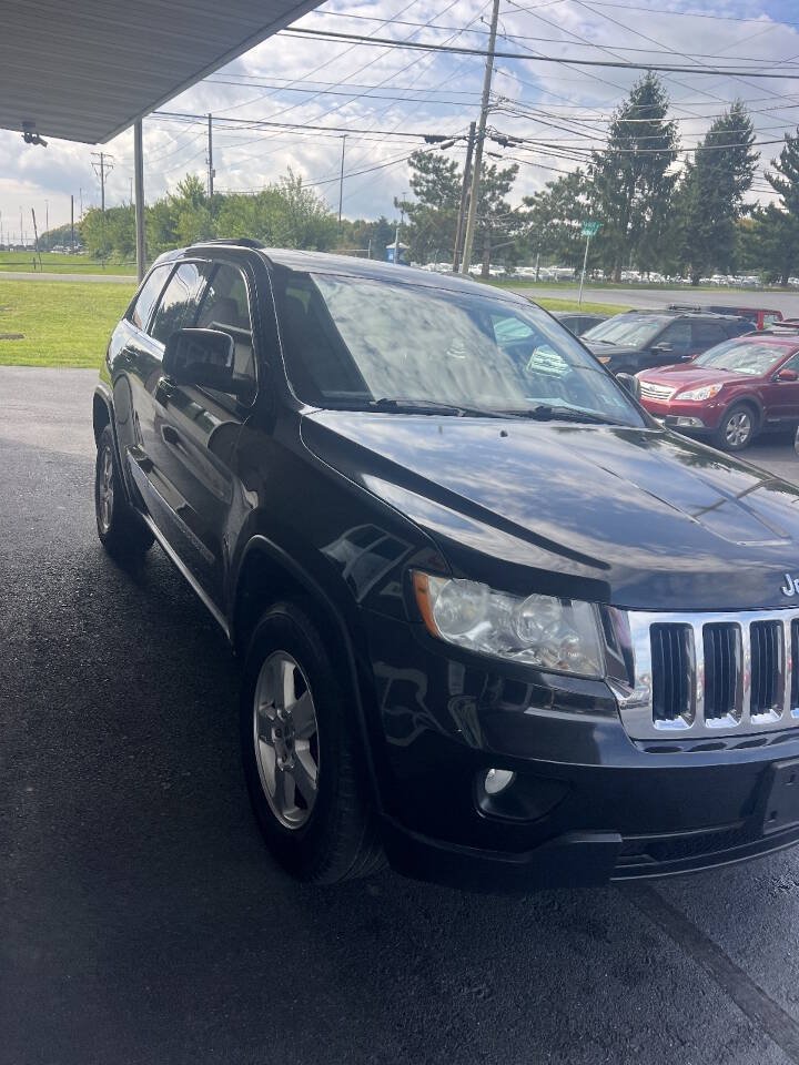 Used 2012 Jeep Grand Cherokee Laredo w/ Laredo E Group AWD/4WD image 5