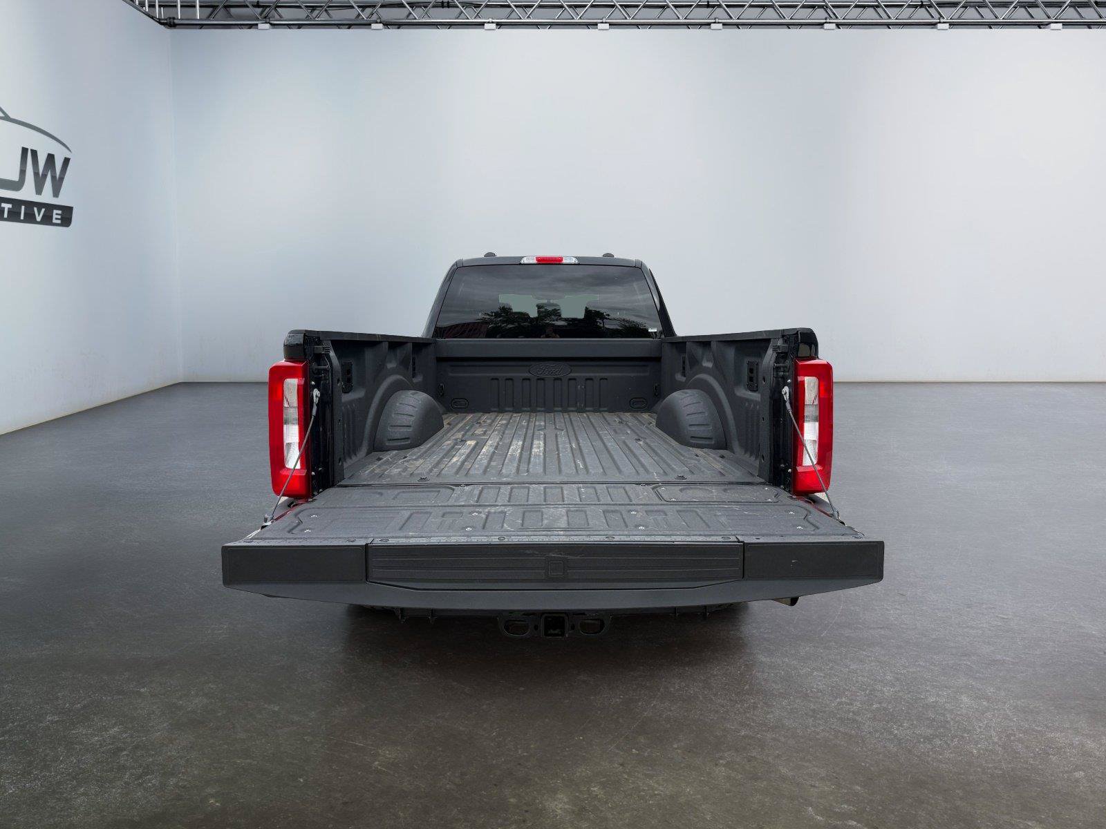 Used 2025 Ford F350 XLT w/ FX4 Off-Road Package AWD/4WD image 21