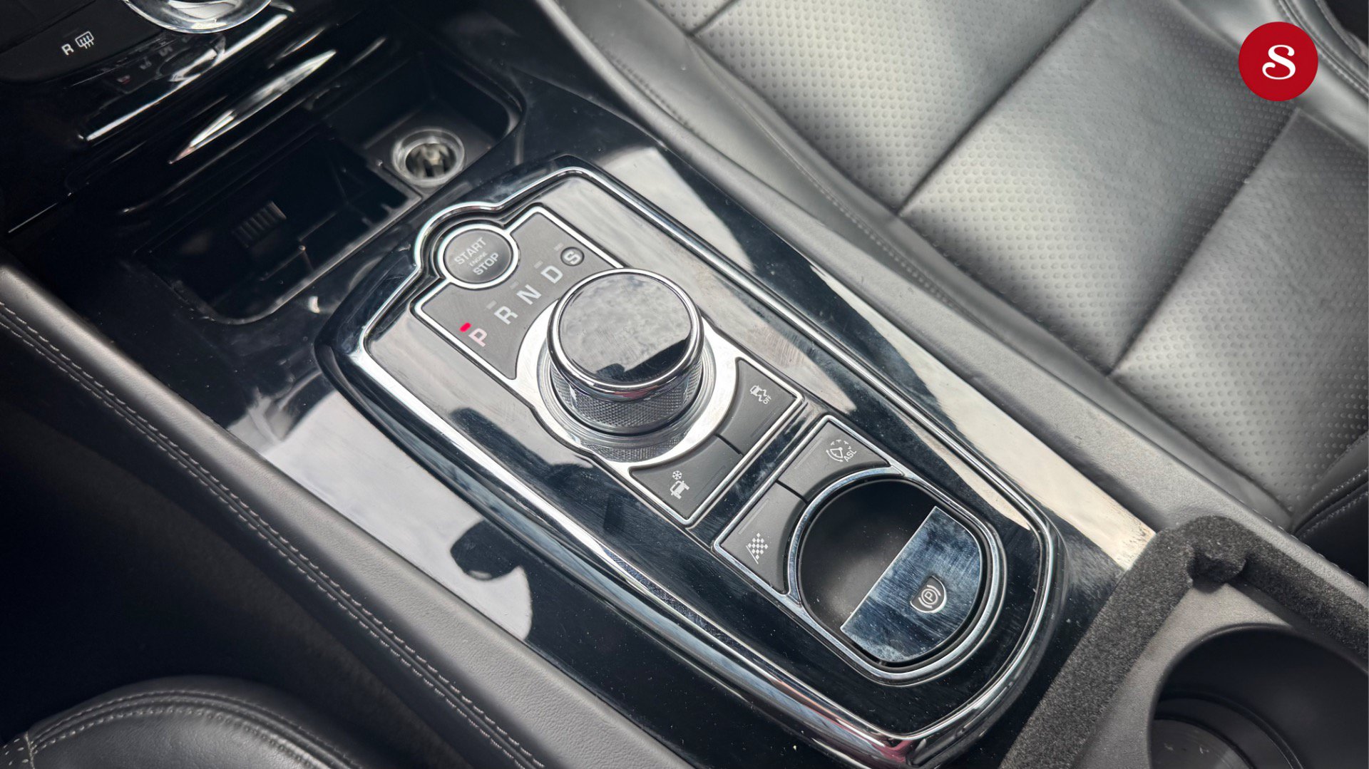 Used 2012 Jaguar XKR R RWD image 17