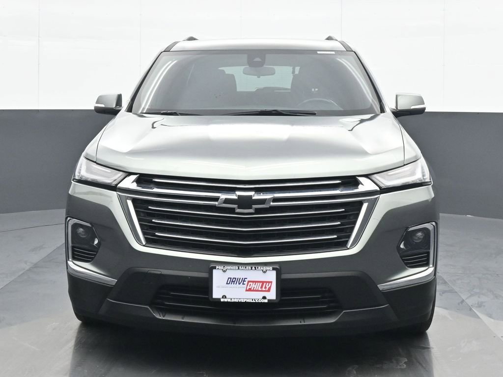 Used 2022 Chevrolet Traverse LT image 1