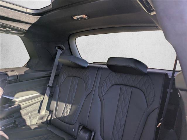 New 2026 BMW X7 M60i image 18