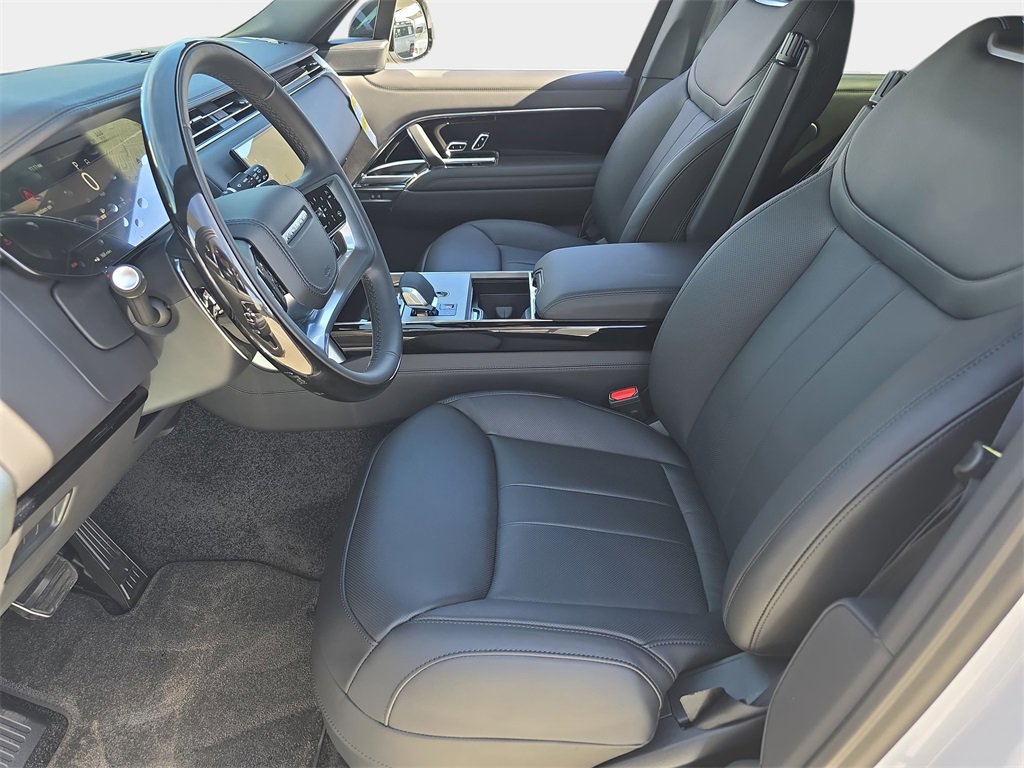 New 2026 Land Rover Range Rover Long Wheelbase SE image 17