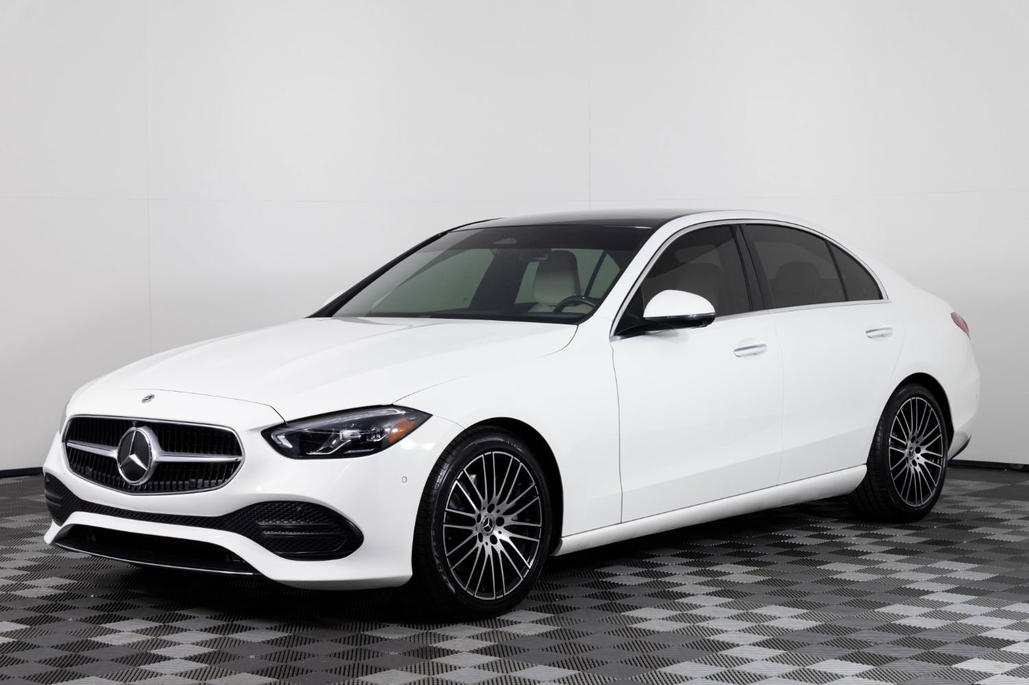 Used 2022 Mercedes-Benz C 300 4MATIC Sedan image 1