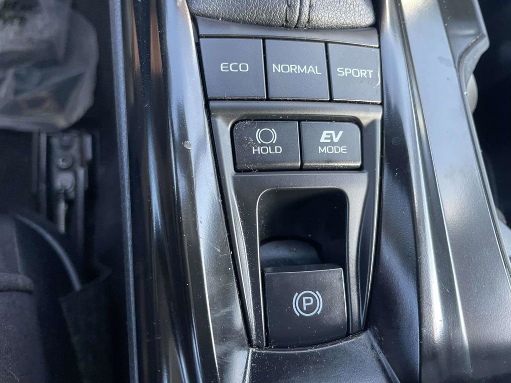 Used 2025 Toyota Camry LE w/ Convenience Package FWD image 42