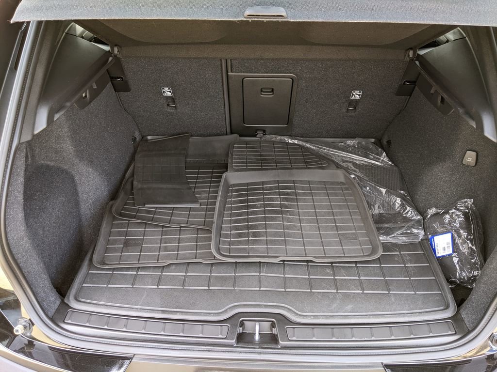 Used 2023 Volvo XC40 B5 Ultimate w/ Protection Package Premier image 26