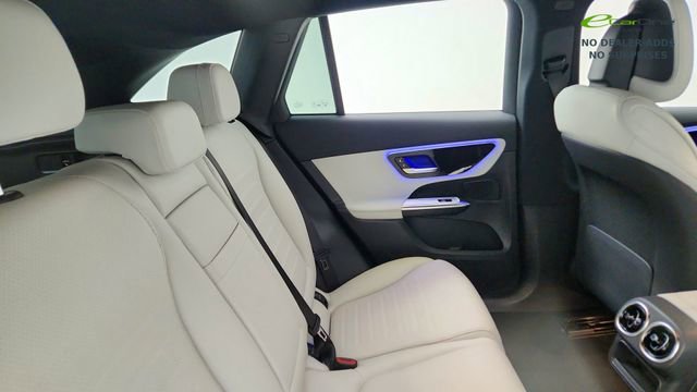Used 2025 Mercedes-Benz GLC 350e 4MATIC w/ AMG Line image 27