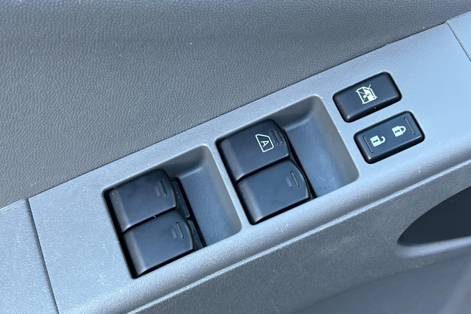 Used 2019 Nissan Frontier SV RWD image 12