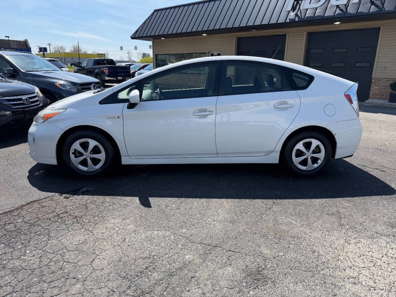 Used 2013 Toyota Prius Four w/ Deluxe Solar Roof Pkg FWD image 13