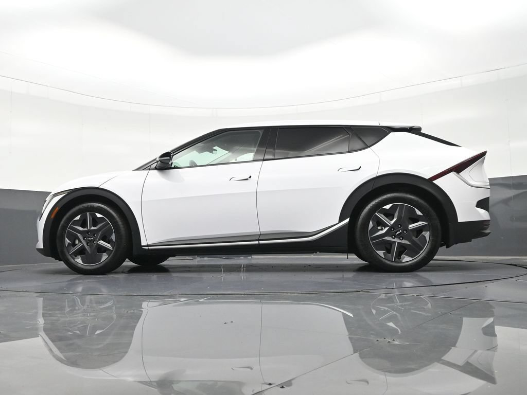 Used 2025 Kia EV6 Light RWD image 29