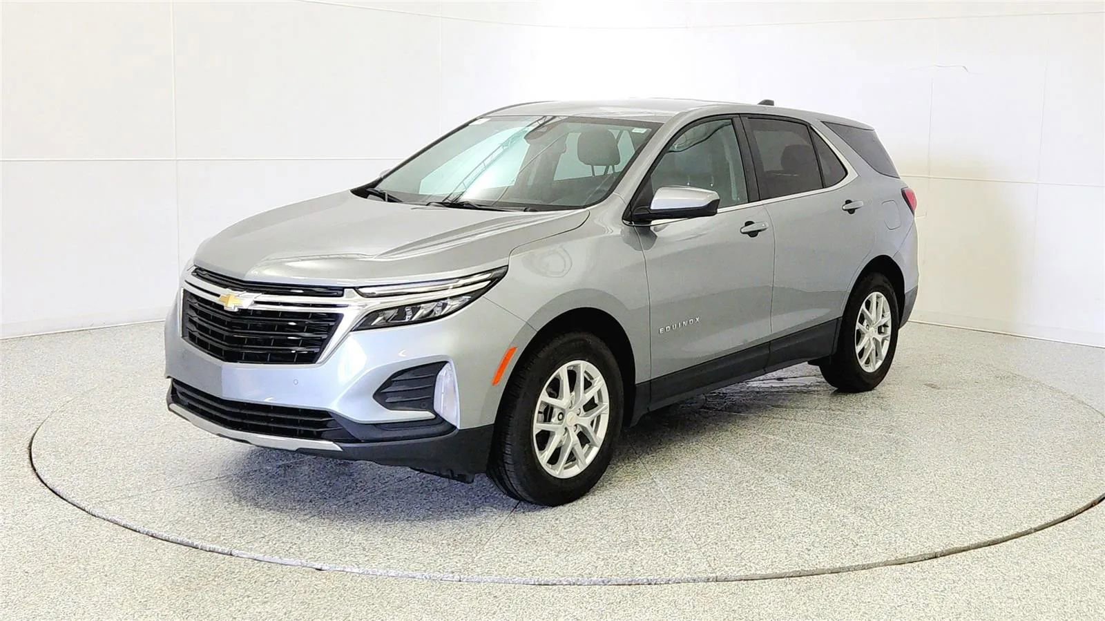 Used 2024 Chevrolet Equinox LT w/ LPO, Floor Liner Package AWD/4WD image 3