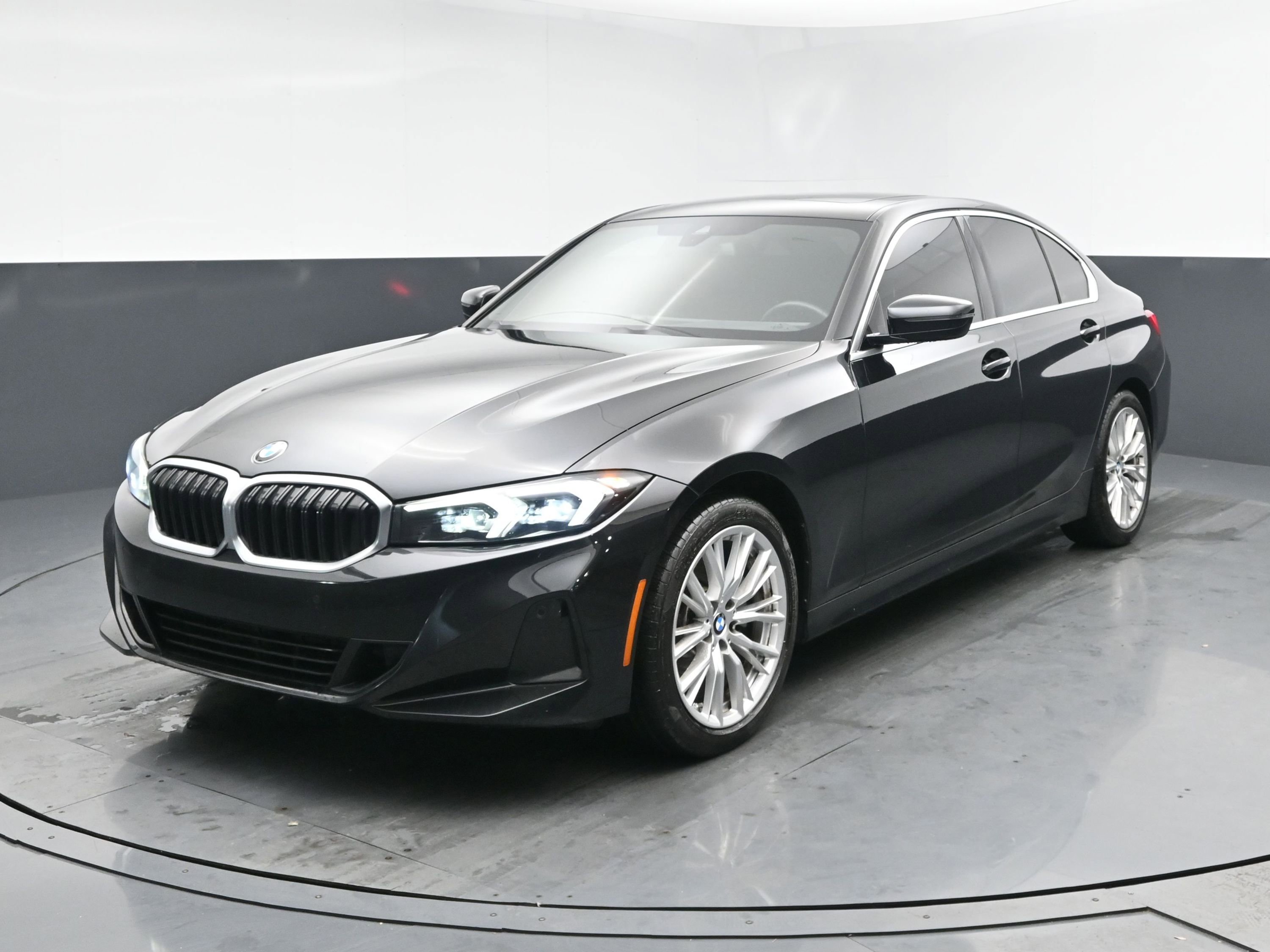 Used 2024 BMW 330i Sedan w/ Convenience Package image 23