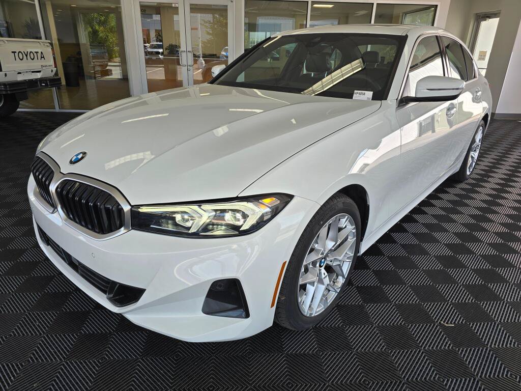 Used 2025 BMW 330i Sedan RWD image 7
