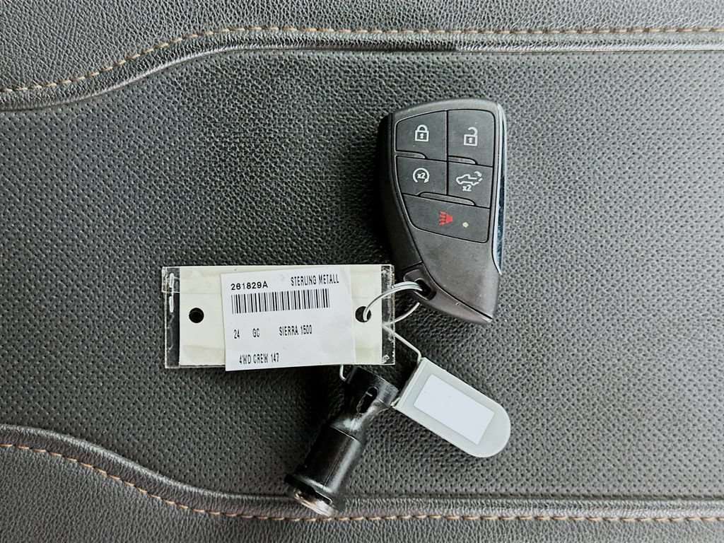 Used 2024 GMC Sierra 1500 AT4 w/ Technology Package AWD/4WD image 35