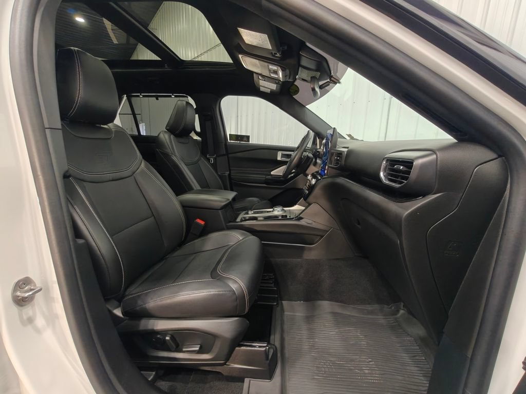 Used 2023 Ford Explorer ST w/ Equipment Group 401A AWD/4WD image 30