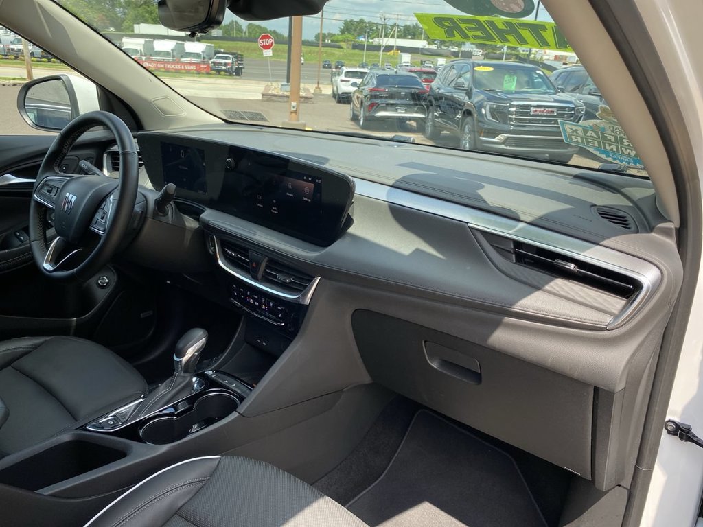 Used 2024 Buick Encore GX Avenir w/ Avenir Technology Package FWD image 32