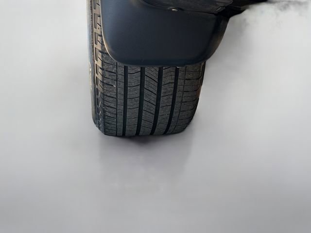 Used 2023 Jeep Grand Cherokee L Laredo image 41