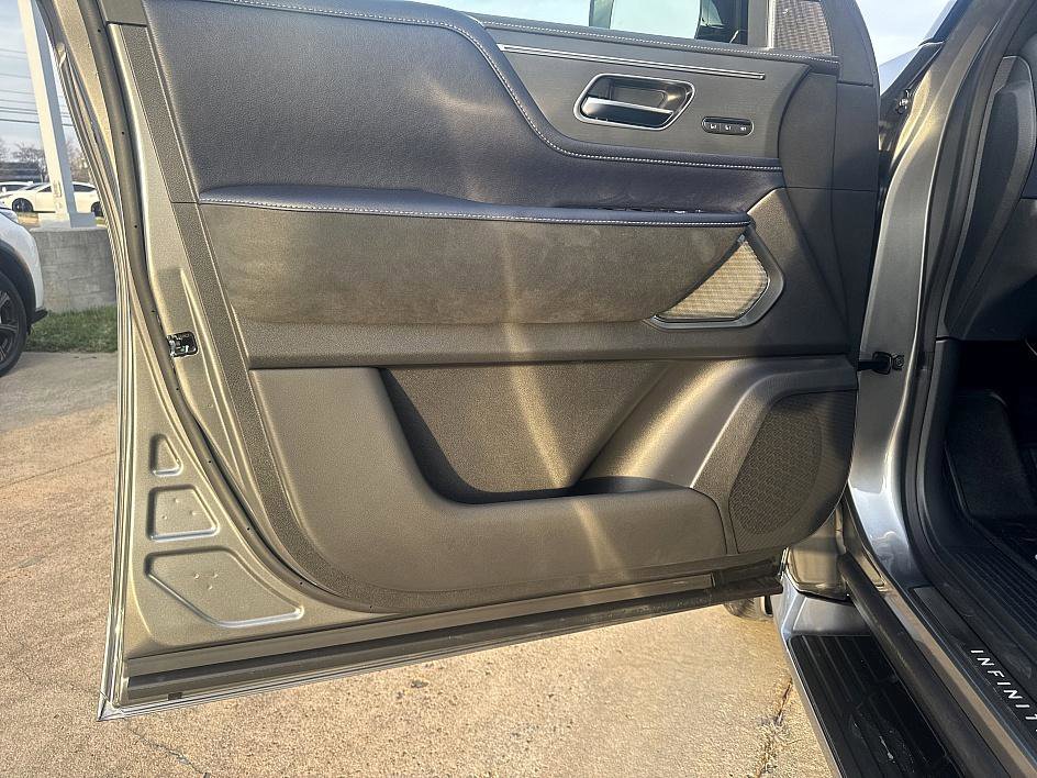 New 2026 INFINITI QX80 4WD image 9