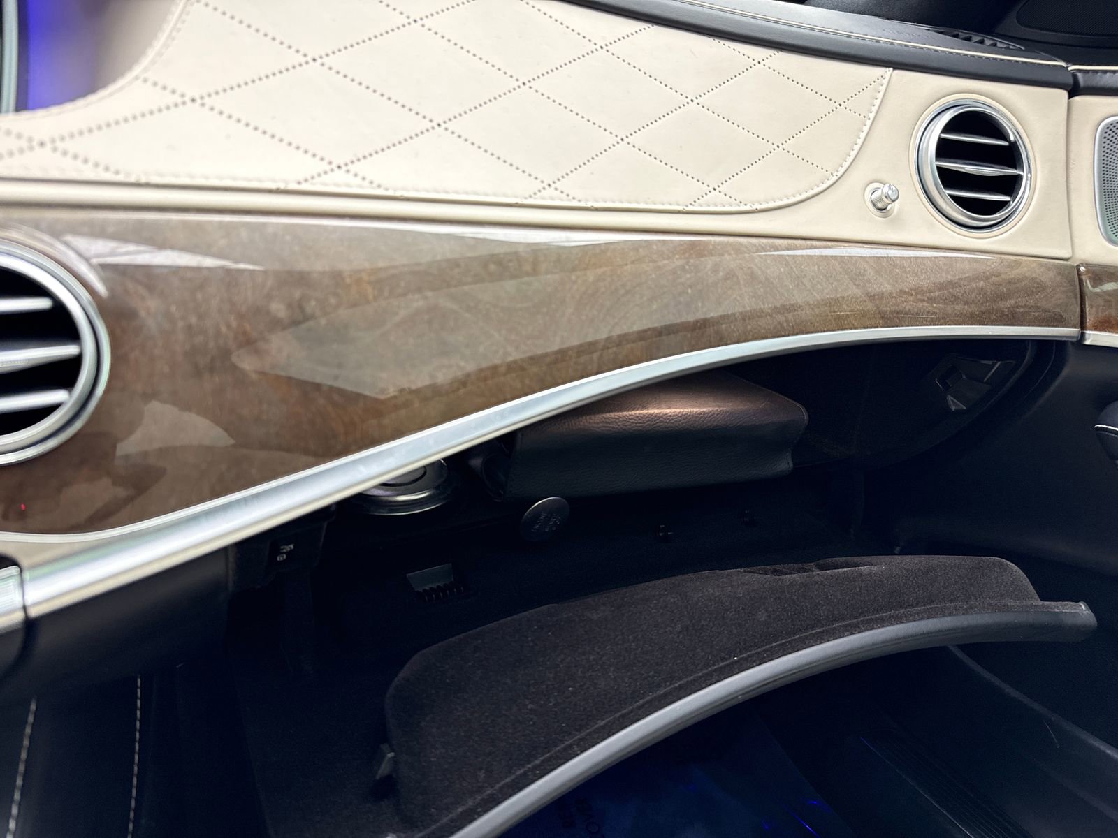 Used 2015 Mercedes-Benz S 550 4MATIC Sedan image 33