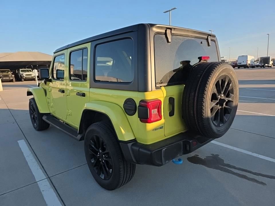 Used 2022 Jeep Wrangler Unlimited Sahara w/ Cold Weather Group image 7