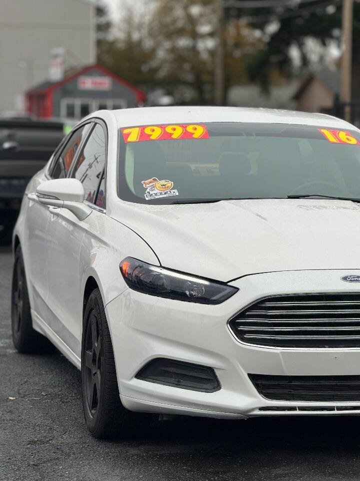 Used 2016 Ford Fusion SE image 10