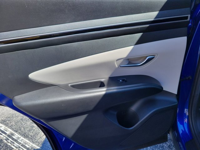 Used 2023 Hyundai Tucson SE image 12